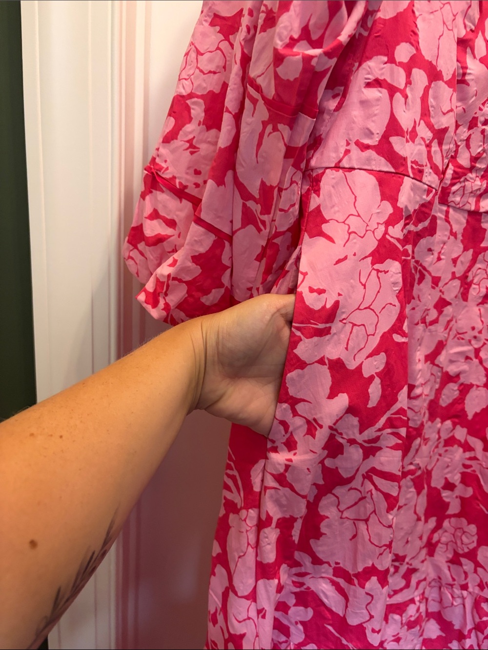 Floral Pink Button-Front Midi Dress with Puff Sleeves - Picture 6 of 8